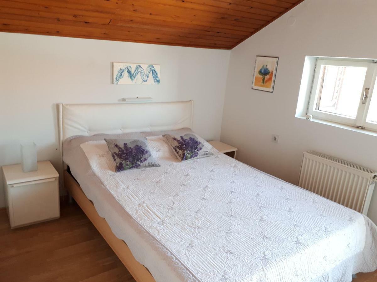 Apartmani Matas Petrcane Esterno foto
